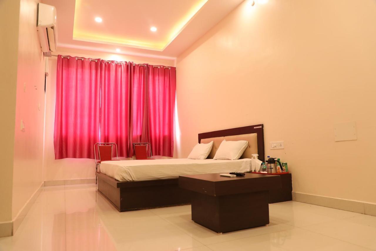 Hotel Shri Siddhivinayak Bina-Etawa 외부 사진