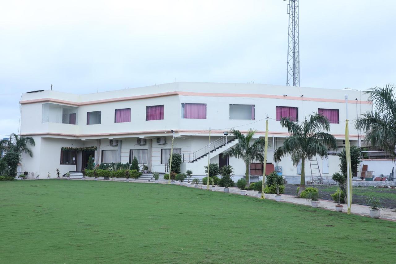 Hotel Shri Siddhivinayak Bina-Etawa 외부 사진